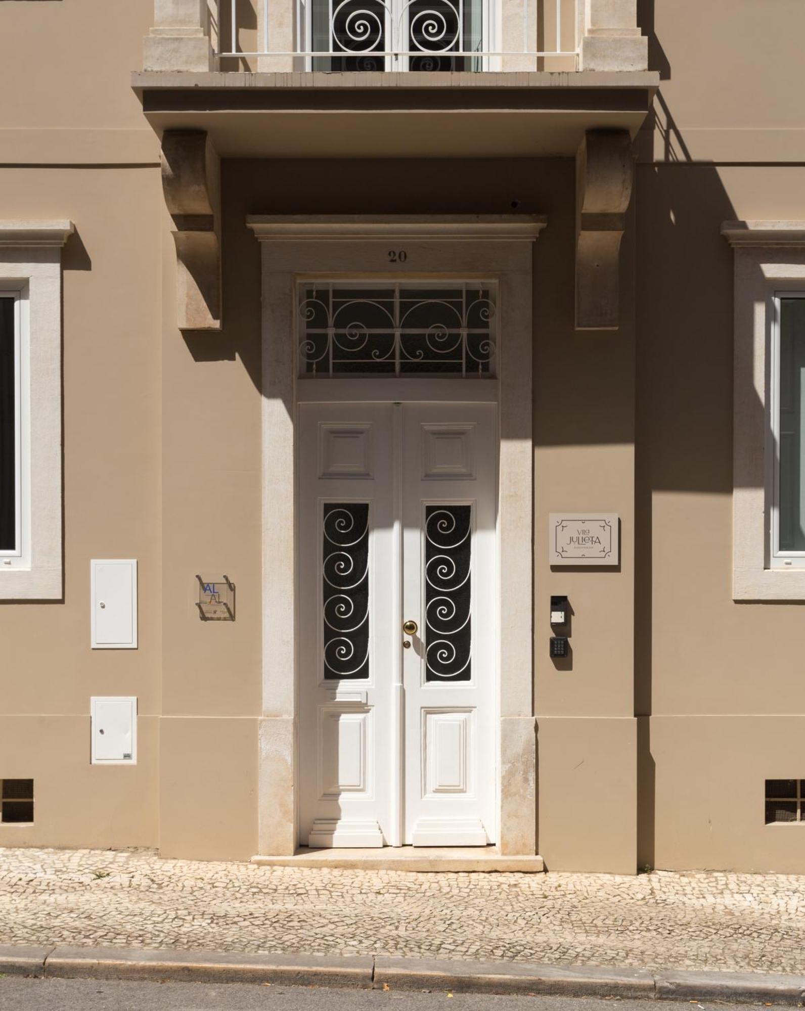 Vila Julieta Guesthouse Коимбра Экстерьер фото